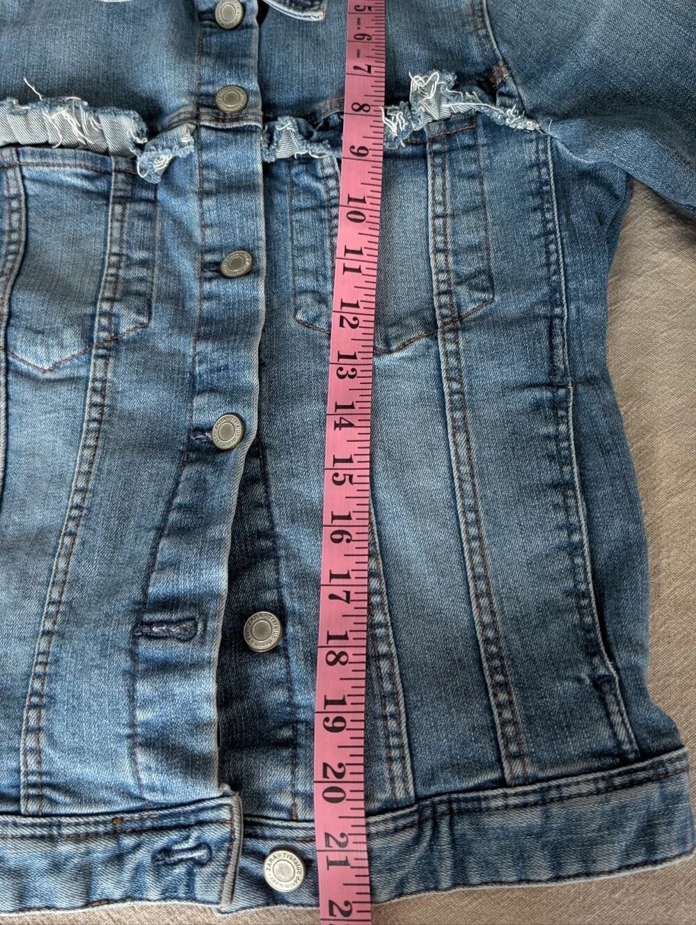 Zara Juniors Or XS Women's Light Blue Denim Jacket with Frayed Trim AndPockets
